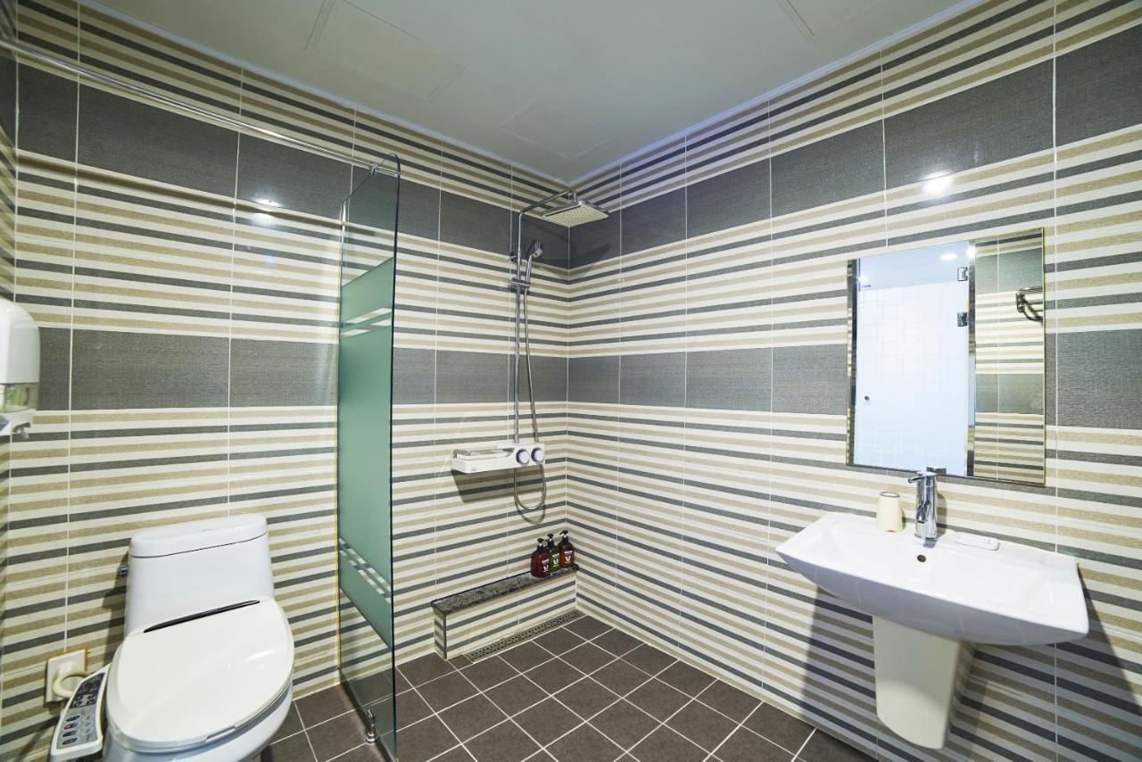 Busan Premium V Hotel Buitenkant foto
