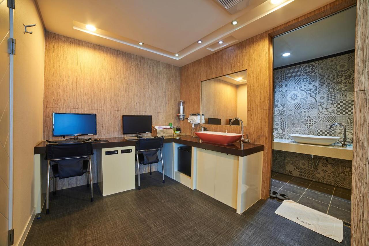 Busan Premium V Hotel Buitenkant foto