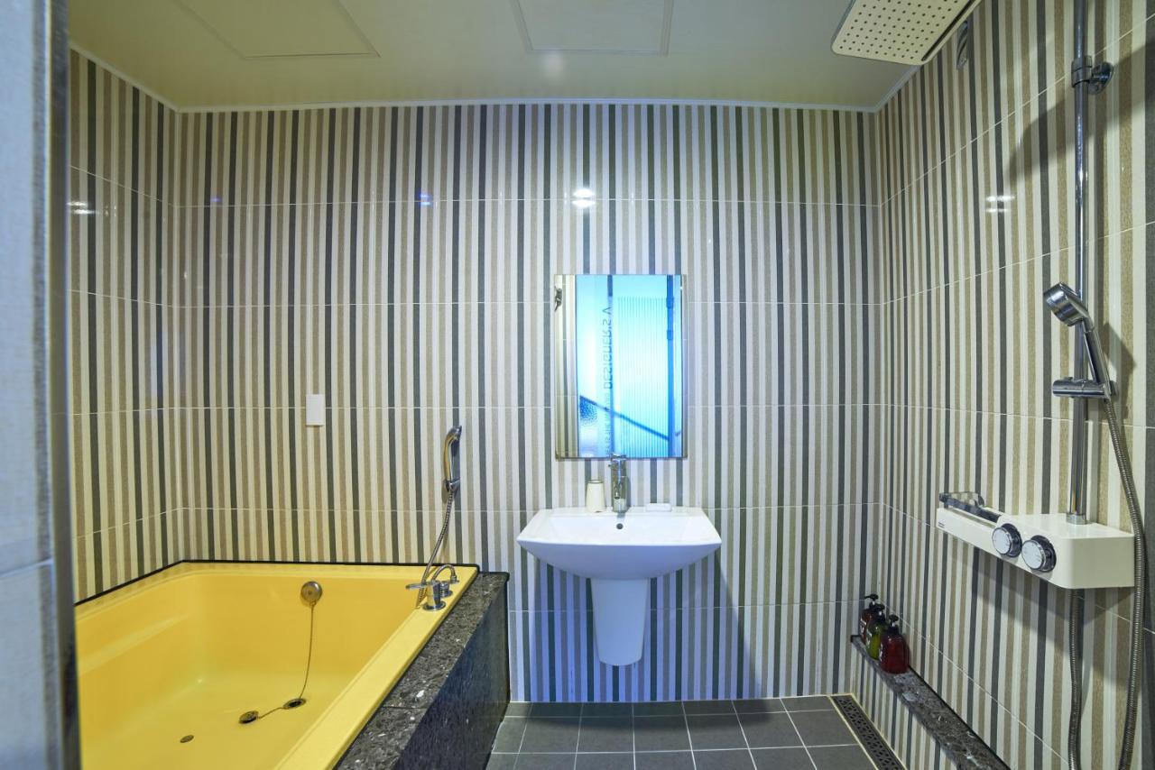 Busan Premium V Hotel Buitenkant foto