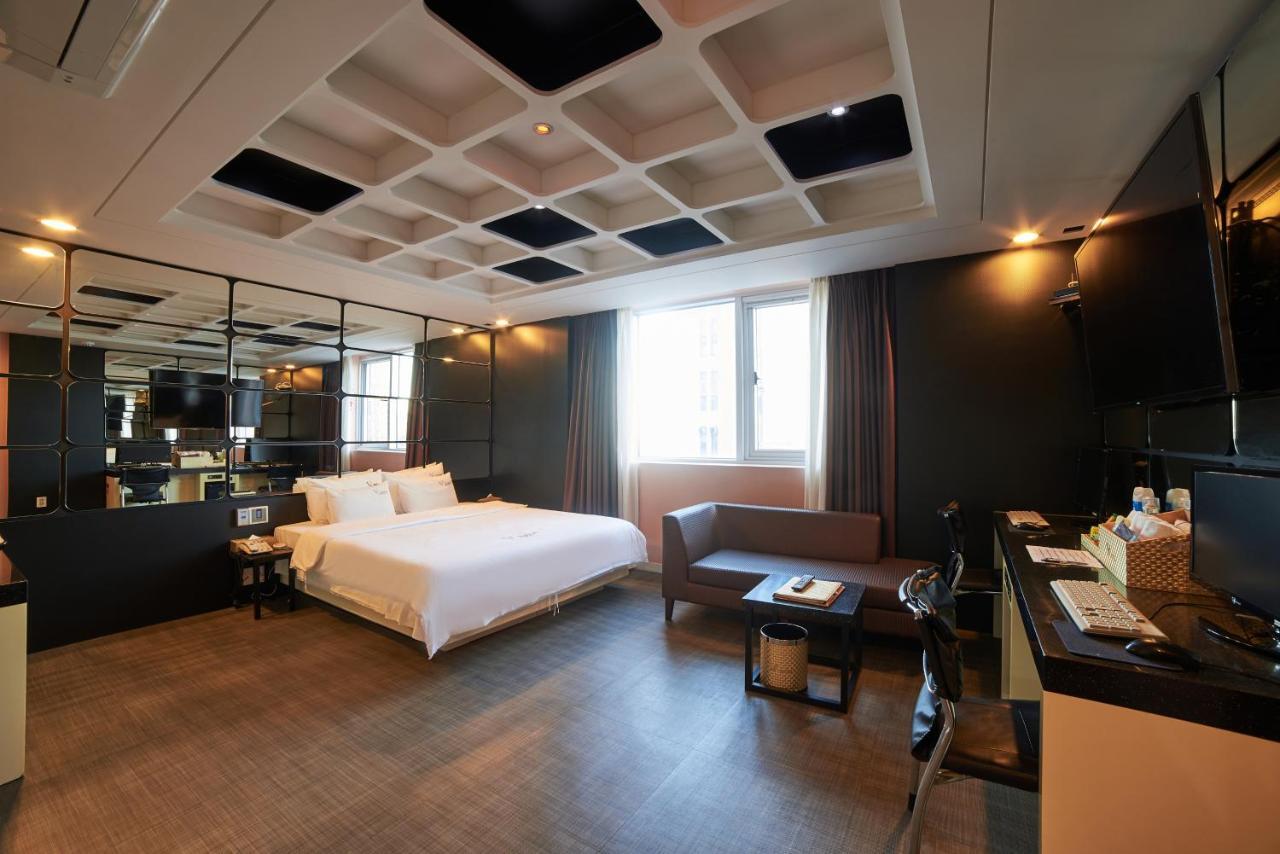 Busan Premium V Hotel Buitenkant foto