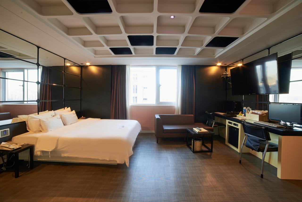 Busan Premium V Hotel Buitenkant foto