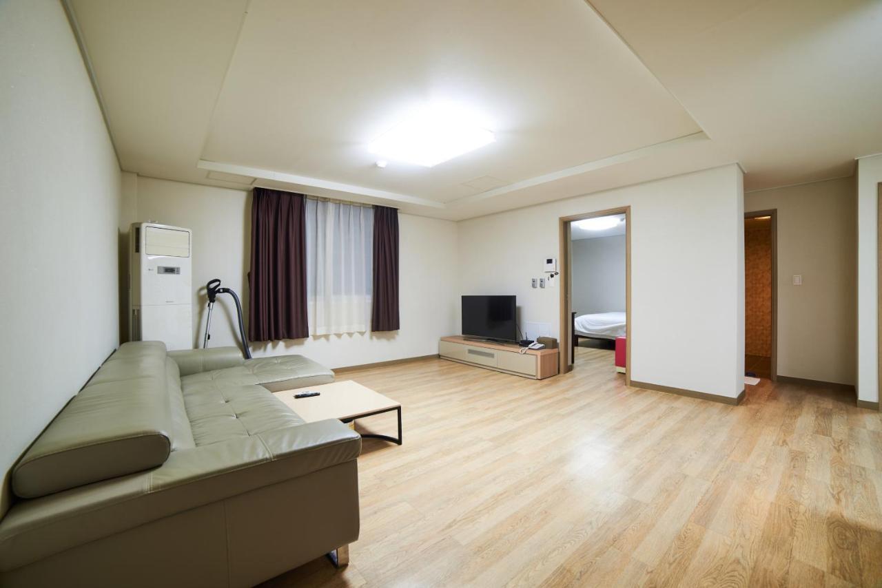 Busan Premium V Hotel Buitenkant foto